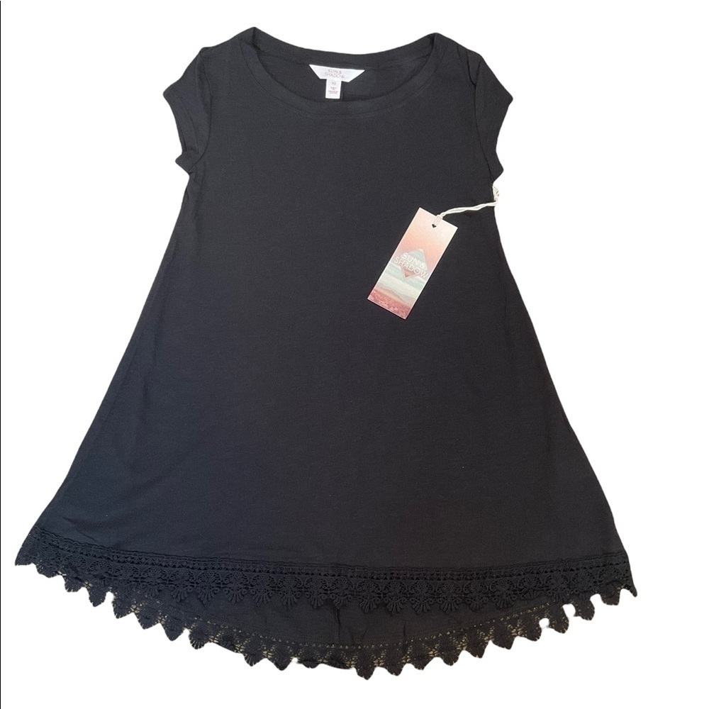 Sun & Shadow Lace Hem Cap Sleeve Top